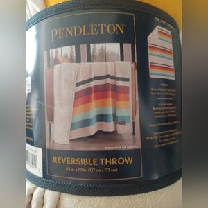 Pendleton Reversible Plush Throw NEW